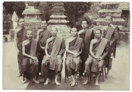 Buddhist Archive Luang Prabang EAP A 005 Leading monks of Luang Prabang posing with the Supreme Patriarch Vat Xiang Thong, 1940s?