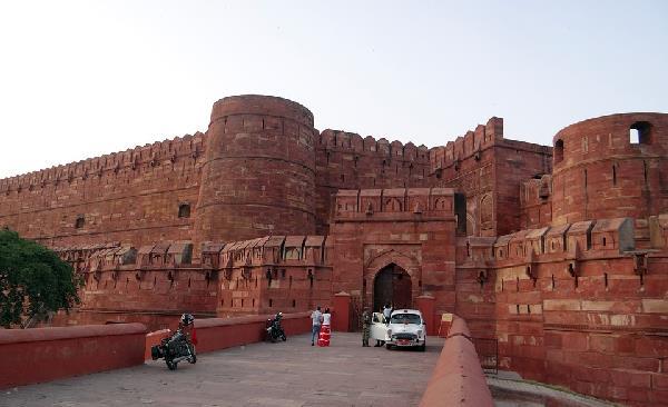 3. Agra Fort Gates Agra Fort There are four gates to enter the fort which are located on four sides.