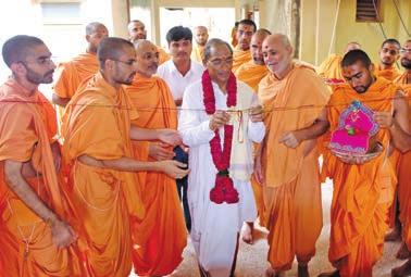 5 th on Bi-Monthly, RNI-33411/79 1 On 9 July 2013, Pramukh Swami Maharaj blesses the first class of sadhus enrolled in the advanced Sanskrit course at the Mahavidyalaya in Sarangpur INAUGURATION OF