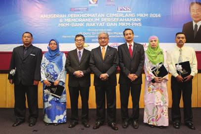Menteri Perdagangan Dalam Negeri, Koperasi dan Kepenggunaan, Dato Sri Hasan Malek sendiri telah menyempurnakan majlis berkenaan. Syabas kepada penerima anugerah. Turut hadir Prof.