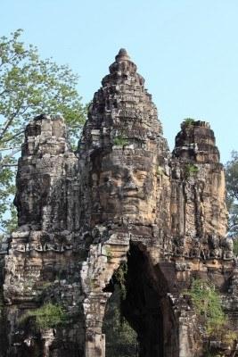 *** PART 2 - ANKGOR THOM/BAYON (3 DAY PASS OK) Lonely Planet review for Angkor Thom From Angkor Wat, the bridge leading to the south gate of Angkor Thom has two incredible balustrades of giants
