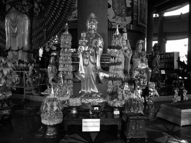 4.2 The statues of Children-giving Guanyin in the Guanyin