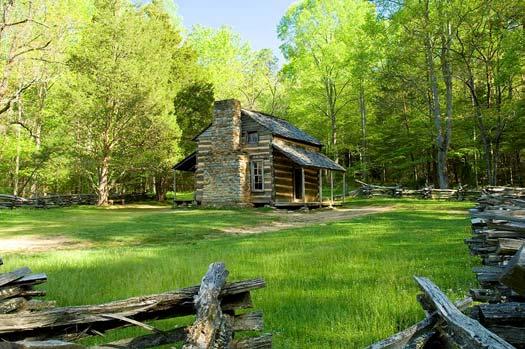 Below is a brief overview of some of most important antique buildings in Cades Cove: John Oliver Place Built in the early 1820s, this cabin is the oldest log home in Cades Cove.