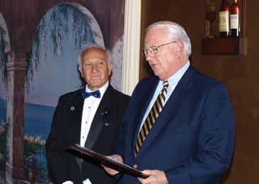 s Wakan-Hubbard Lodge present a DeWitt Clinton Award Wakan-Hubbard Lodge 154 of Penfield held its Master s Dinner on Saturday, June 7.