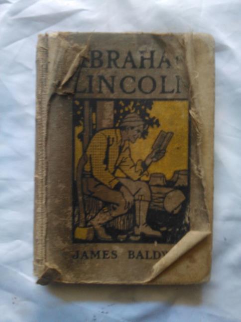 Picture 1. The Cover of Abraham Lincoln 3.3.2.2 The Type of The Text The second weak point of this book is most of the texts in this book are too focused on narrative.