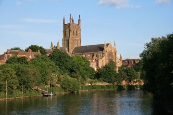 THE DIOCESE OF WORCESTER The Diocese of Worcester covers an area of 671 square miles and includes parishes in Worcestershire, the Metropolitan Borough of Dudley, and a few parishes in northern