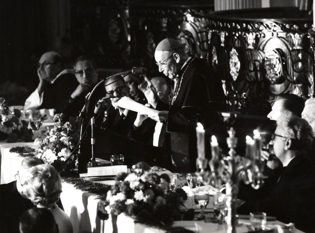 photos from our archives 7 Augustine Cardinal Bea addresses a dinner held in his honor, on April 1, 1963, organized by AJC.
