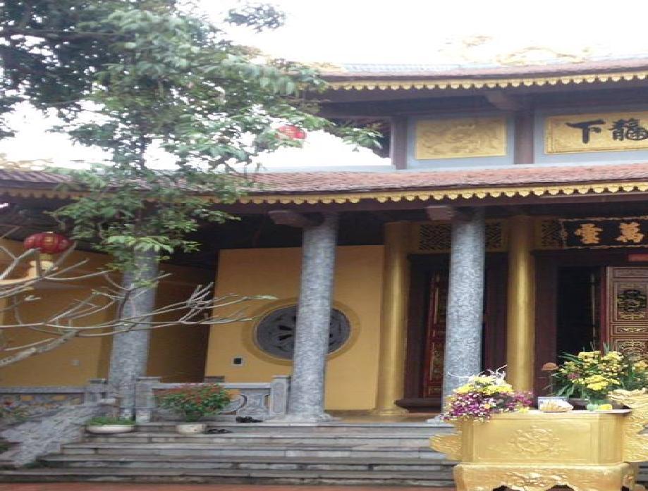 Dien Mau House With the religious beliefs of the Vietnamese, most of temples and pagodas have a house that worships three holy mothers.