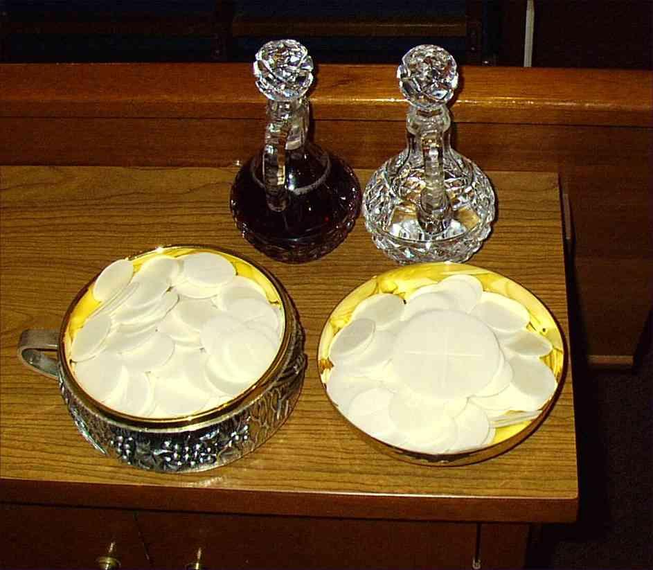 EXTRAORDINARY MINISTER OF HOLY COMMUNION MASS PROCEDURES (Updated December 2014) MINISTER-IN-CHARGE DUTIES BEFORE MASS: 1. Arrive at least 20 minutes before the beginning of Mass.