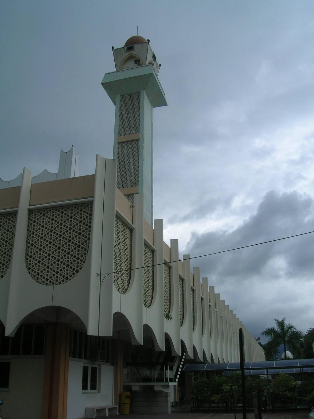 13: Perak State Mosque, 1978 7.3.1 Mosque Overall Design This mosque has a very simple yet practical internal spatial organization.