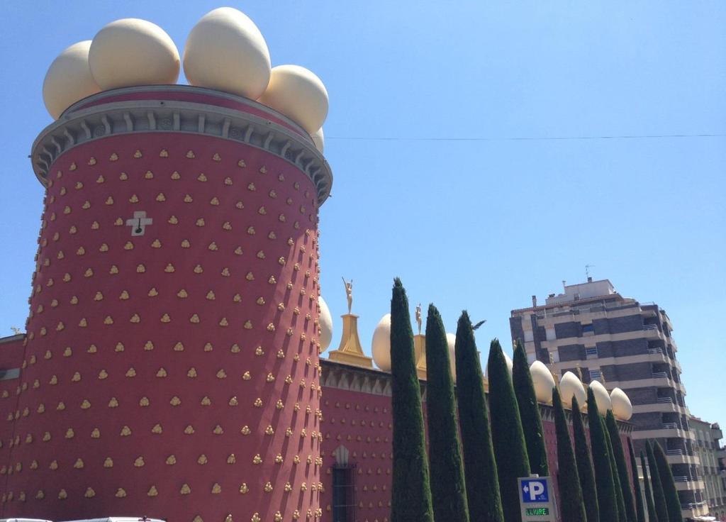 Day 9 Thursday 11/1: Figures (B) Admire paintings and other mind-bending creations by the 20th-century Spanish artist at the stunning Salvador Dalí Museum in his birthplace of Figueres.