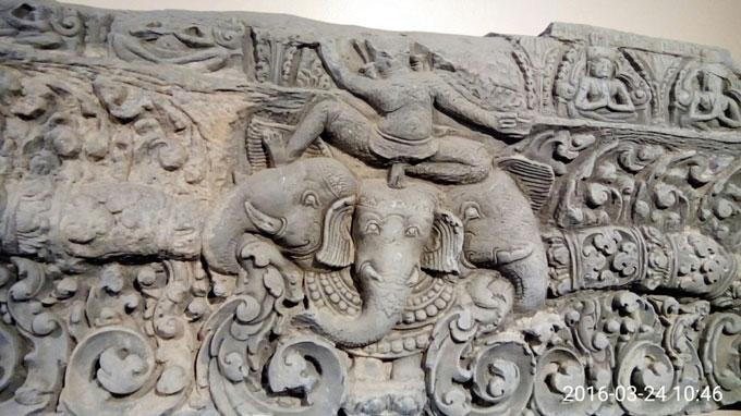 2 Brahmanical Divinities in Siam: From Early to Modern Era 27 Fig. 2.9 Lintel depicting Indra mounted on Airabata.