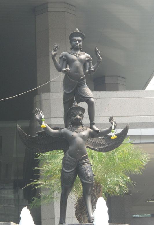 2 Brahmanical Divinities in Siam: From Early to Modern Era 31 Fig. 2.10 Vishnu mounted on Garuda in front of Hotel Intercontinental, Bangkok Erawan.