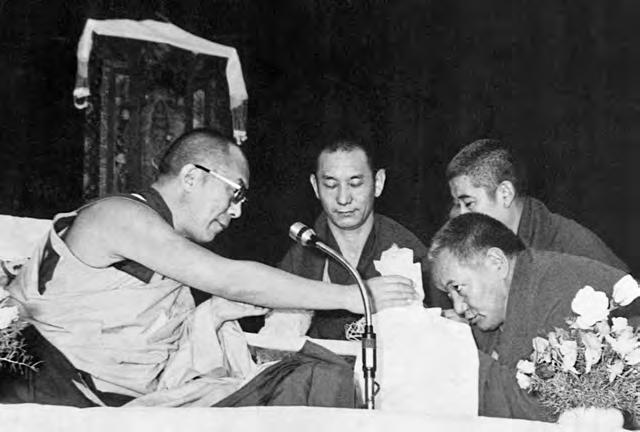 186 saturday, november 3 Lama Yeshe offers mandala to HH the Dalai Lama at Second TMMC Dharma Celebration, Ashok Hotel, November 1982. lywa has to do the same thing and respect His Holiness.