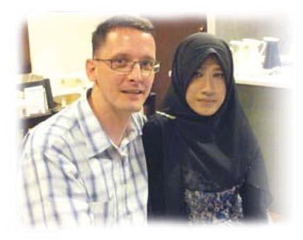 When A Man Meets her Woman When Chef Chris Schreiber, 36, met a clerk, Raabeah Mohd Shariff two years ago, an interest was sparked when Chris became curious about her muslimah dressing and her