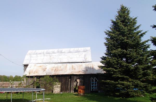 R: Barn Left: East and North (R) facades