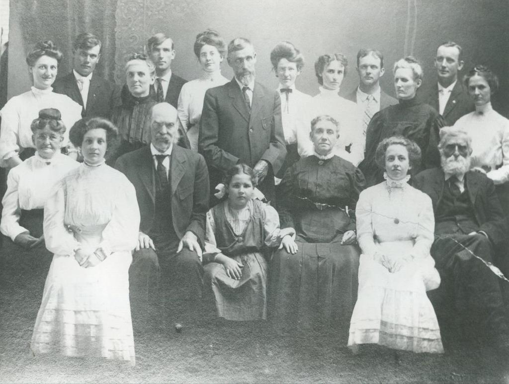 Lots of Wilson descendants in this 1916 Summerfield group shot.