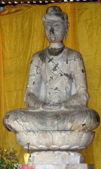Figure 30: The Buddha of Phat Tich pagoda (Bac Ninh province, east of Hanoi) is the most impressive surviving stone sculpture of early Vietnam.