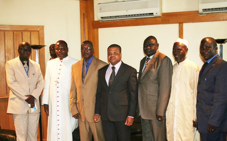 Aristide Sokambi (second left) Meeting with the Prime Minister