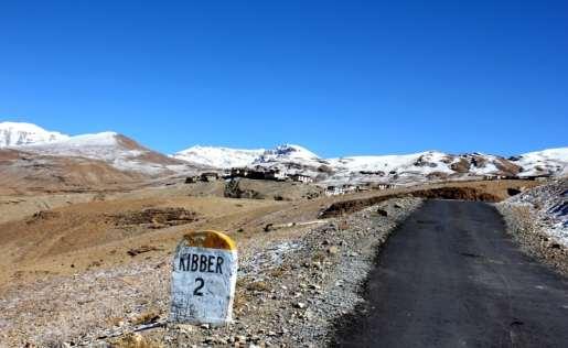 Day 9 th : Kaza - Chandratal Lake (52 km approx.) We take the road in direction of the next mother s nature masterpiece!