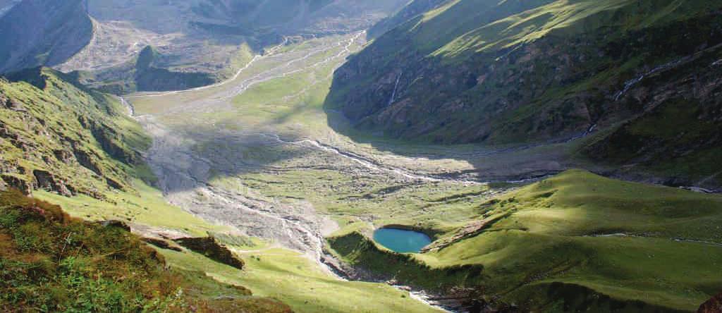 BEAS KUND Manali, Himachal Pradesh Trek Cost - `7,500/- Overview The trek to Beas Kund is one of the most beautiful short trek in Himachal Pradesh.