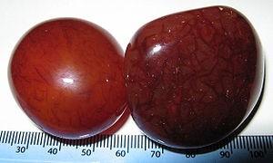 rdonyx rdonyx is a variety of chalcedony that has alternating bands of reddish-brown and white.