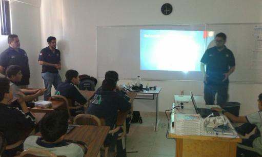 Tulancingo elementary school At the primary school Tulancingo we gave a talk about basic optics, in which