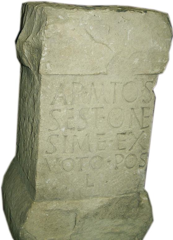 Željka Pandža: bog armatus na natpisima... / god armatus in the inscriptions... 128 Sl. 3. / Fig. 3. Votivna ara CIL III, 14320, 1, sa spomenom imena Armatus (foto: Ž. Pandža).