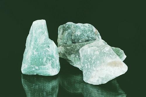 Green Aventurine and Reiki By Rinku Patel We don t own crystals, we are just keepers, until they find you and you become their keeper.