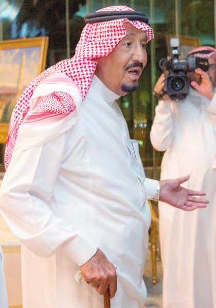 King Salman bin Abdulaziz Al Saud arrived here last night to oversee the proceeding of providing the pilgrims with all services and facilities, at the sites, to ensure performing of their rituals, in