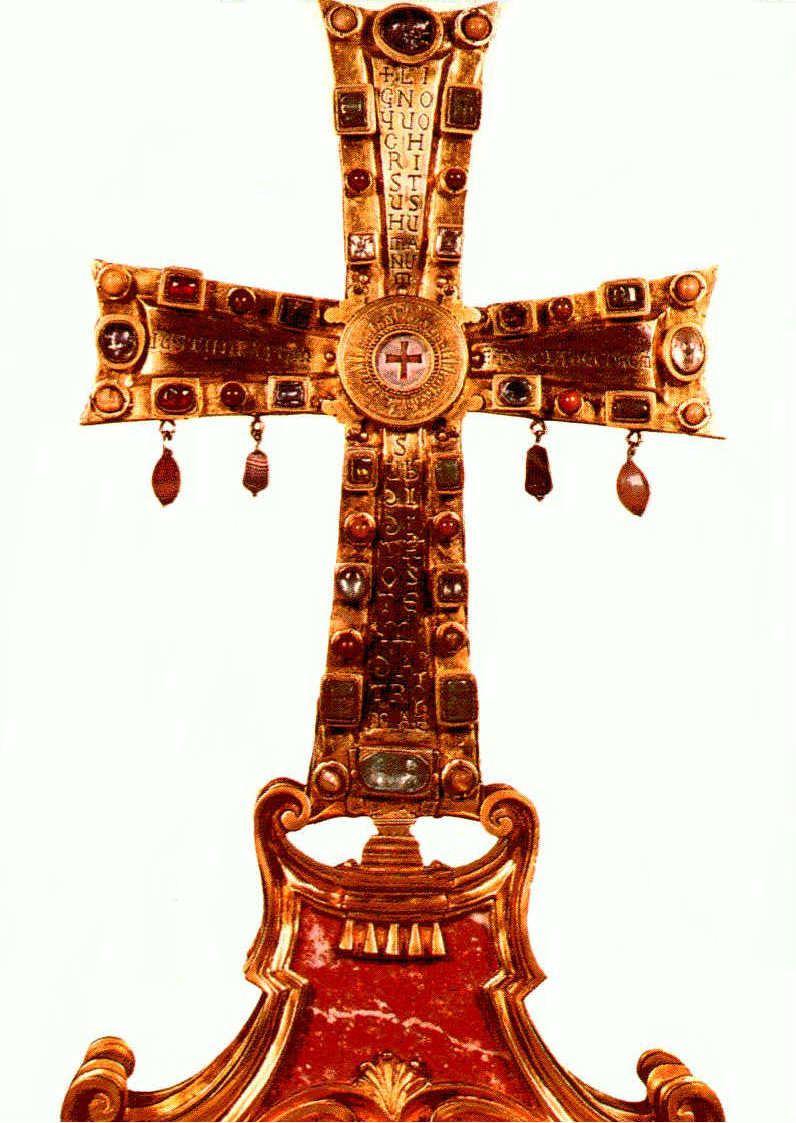 Reliquary cross of Justinian Religious Conflicts 700 s the use