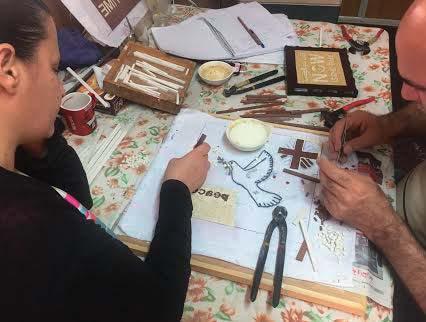 XVIII Newsletter N 48 - FALL 2017 Some refugees at work making mosaics in Madaba, Jordan, in a center supported by the Order.