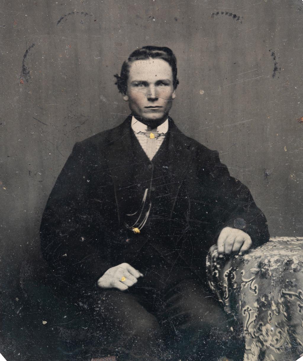 After Josephs death, his mother Lucky Mack Smith keeps the artifacts in Nauvoo, showing them frequently to