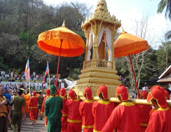 62 The Prabang Myths: The Sacred Narratives and their Cultural Meaning The Prabang is a symbol that combines the beliefs in Buddhism with traditional beliefs.