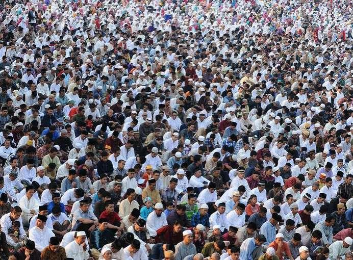 1.8 billion Muslims in the world; nearly ¼ of the world s population today the world's second largest religion, after Christianity Islam is today the fastest growing religion in the