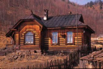 Visualizing History This log house in Russian Siberia s Lake Baikal region evidences the decorative style of Eastern Slav houses. How did these people build without nails?