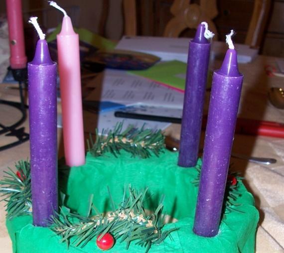 There are many options for making an advent wreath a family can take home with them and put on the kitchen table.