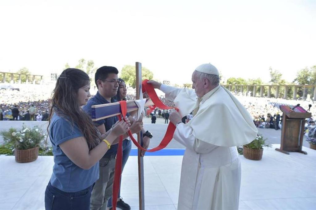 Faith is an adventure, Pope Francis tells Chilean youth MEETING WITH THE YOUTH National Shrine of Maipú, Santiago.