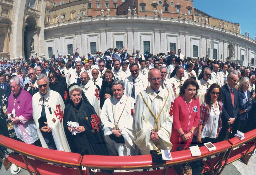 Knights and Dames of the Order of the Holy Sepulchre in Saint Peter s Square during the canonization of the two Palestinian saints. God in the apostolate, and to be a witness to meekness and unity.
