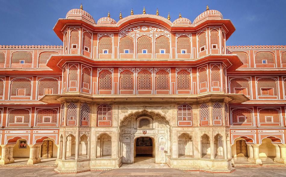 Day 4 Agra - Jaipur via Fatehpur Sikri (258KM, 5 HRS) Early morning attend Meditation session and after breakfast you will proceed for the one-hour session on Appreciation & Gratitude Whoever has