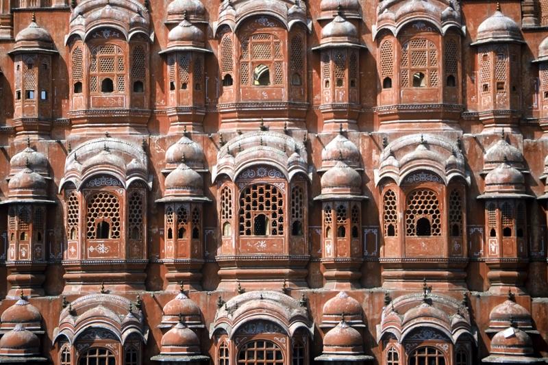 Day 4: Delhi - Jaipur You will stay for 3 nights in the µpink City of Jaipur. Explore at your leisure the North of the city that is surrounded by hills dotted with forts and palaces.