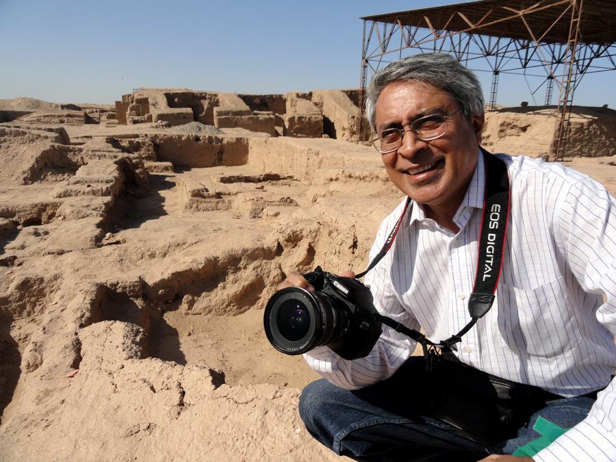 012 Art historian-photographer Benoy K Behl at stupa excavation site near Termez, Uzbekistan.