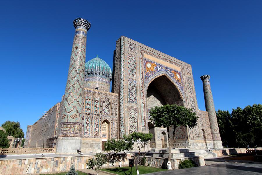 019 Sher-dor-Madrassah, Registan, Samarkand, Uzbekistan.