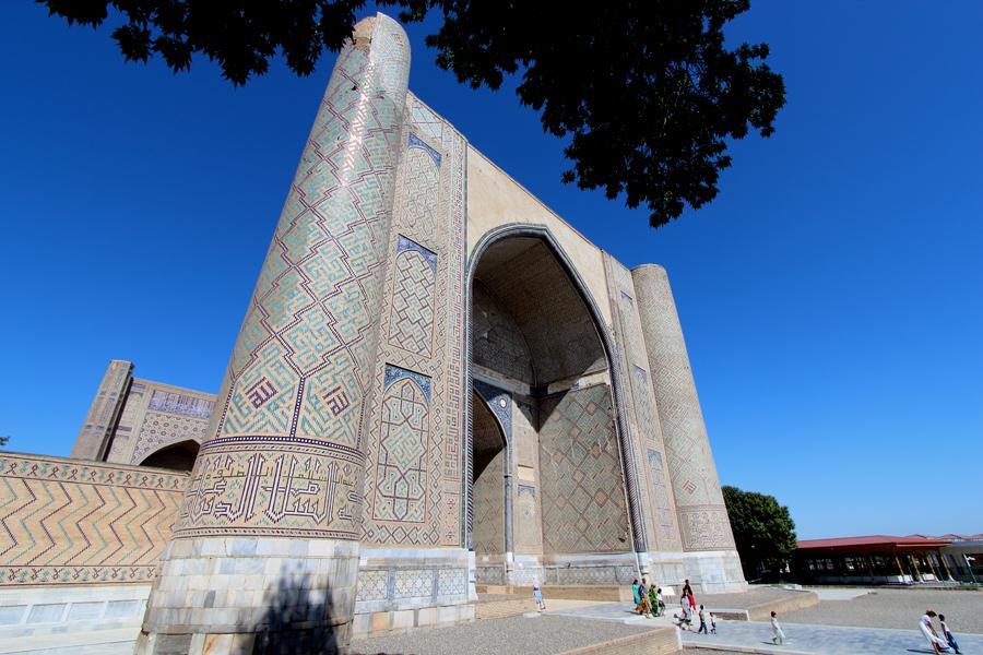 021 Bibi Khanym Mosque, Samarkand, Uzbekistan.