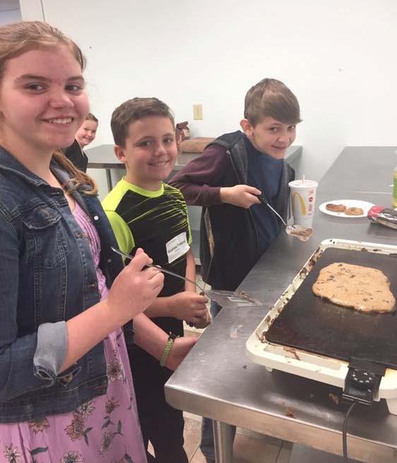 Students who are finishing up 3rd grade will be able to come to the class on the move up day in the summer. In the photos below the students made applesauce pancakes and as always we had fresh fruit.