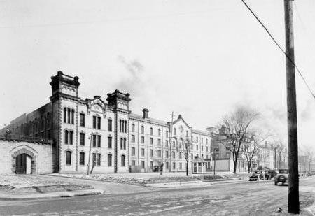 OHIO PENITENTIARY VIEWED FROM SPRING STREET IN 1931 REFORMS ASSESSMENT &