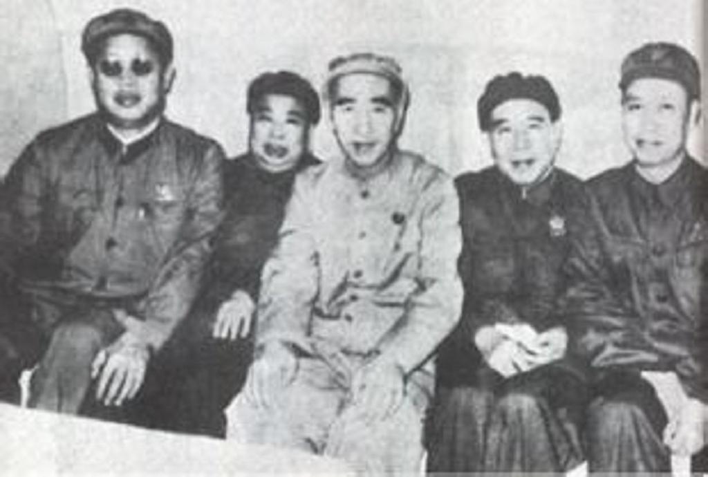QIU let the guard hide the letter in his crotch and got out successfully. That night, LIN Biao received the letter, anxiously wrote an order: "Immediately release QIU Hui-zuo!