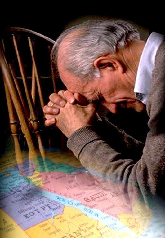 2. TO PRAY FOR THEIR LEADERS Eph 6:19 Pray also for me, that whenever I open my