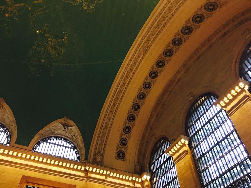 Learning Places Summer 2016 SITE REPORT #1 Grand Central Terminal Aniqa Qayyum 06.16.2016 INTRODUCTION Right smack dab in the middle of New York City is the infamous Grand Central Terminal.
