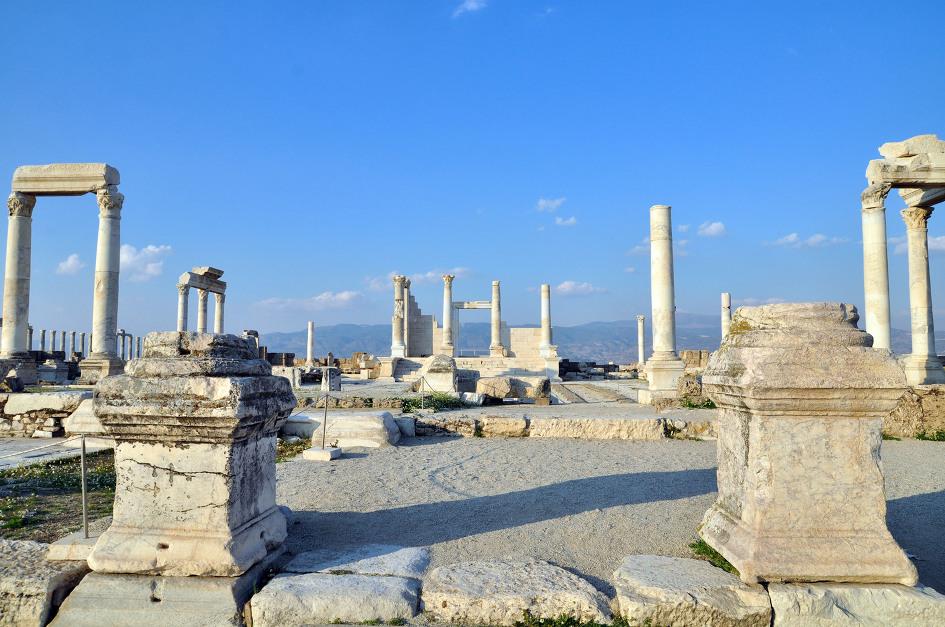 On the other hand, Laodicea had a water supply problem. Due to the hot and humid climate, the people of Laodicea needed hot water for bathing and pure cold water for drinking.
